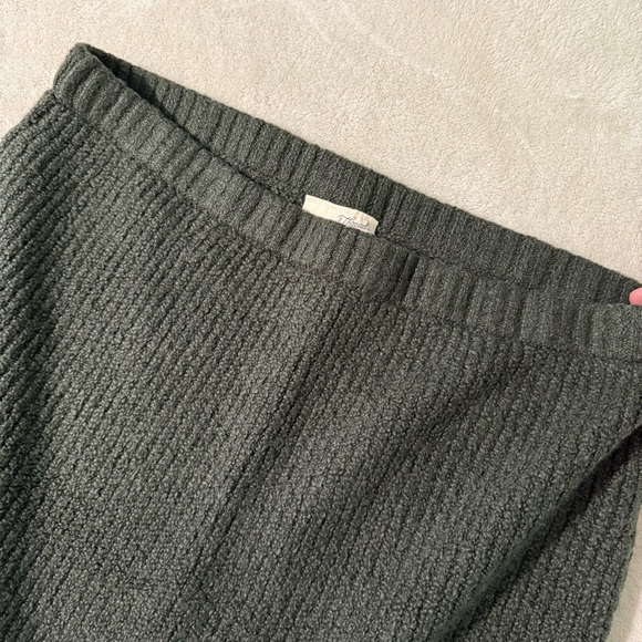 Universal Thread Green Ribbed Mini Skirt - Picture 3 of 5